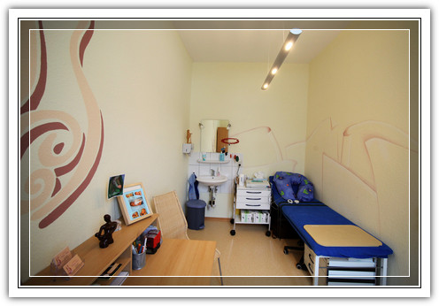 Untersuchung- und Behandlungszimmer